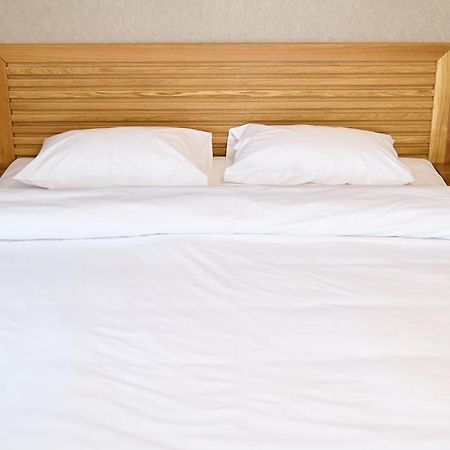 Hotel Eden Rymnik Zewnętrze zdjęcie