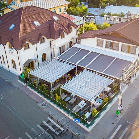 Hotel Eden Rymnik Zewnętrze zdjęcie