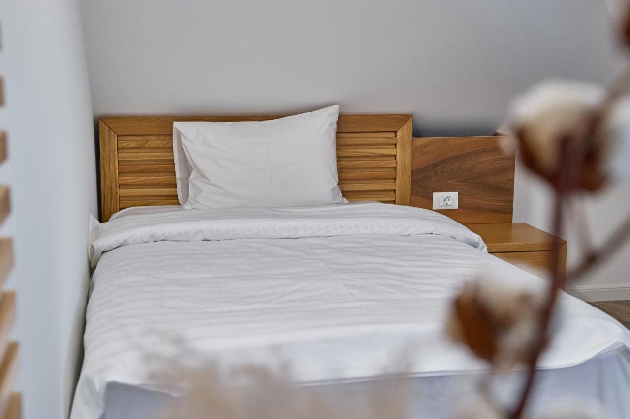 Hotel Eden Rymnik Zewnętrze zdjęcie