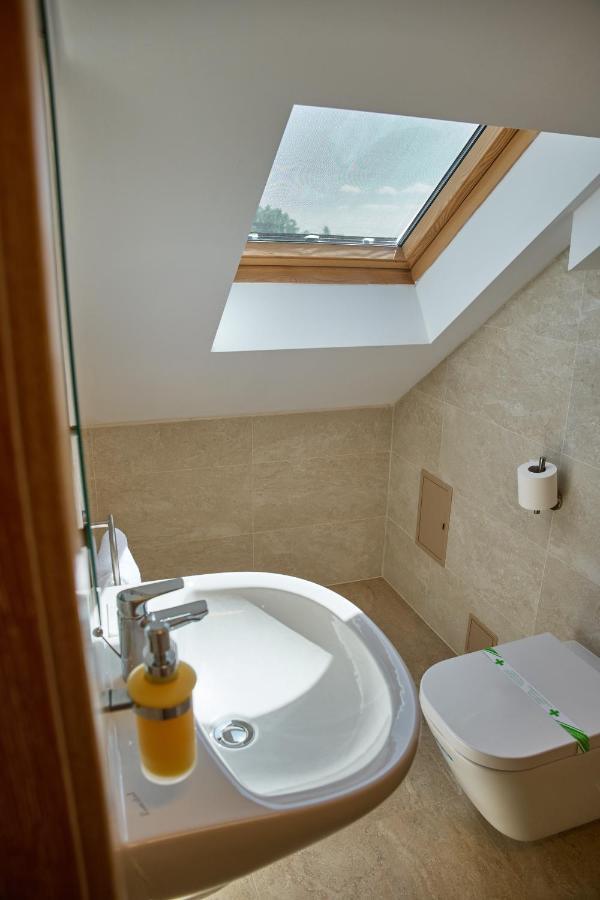 Hotel Eden Rymnik Zewnętrze zdjęcie