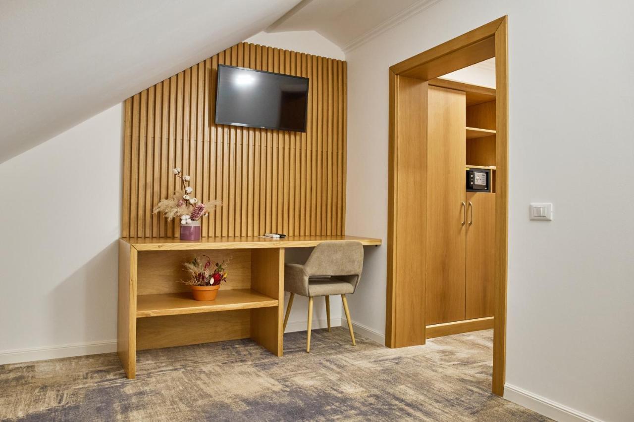 Hotel Eden Rymnik Zewnętrze zdjęcie