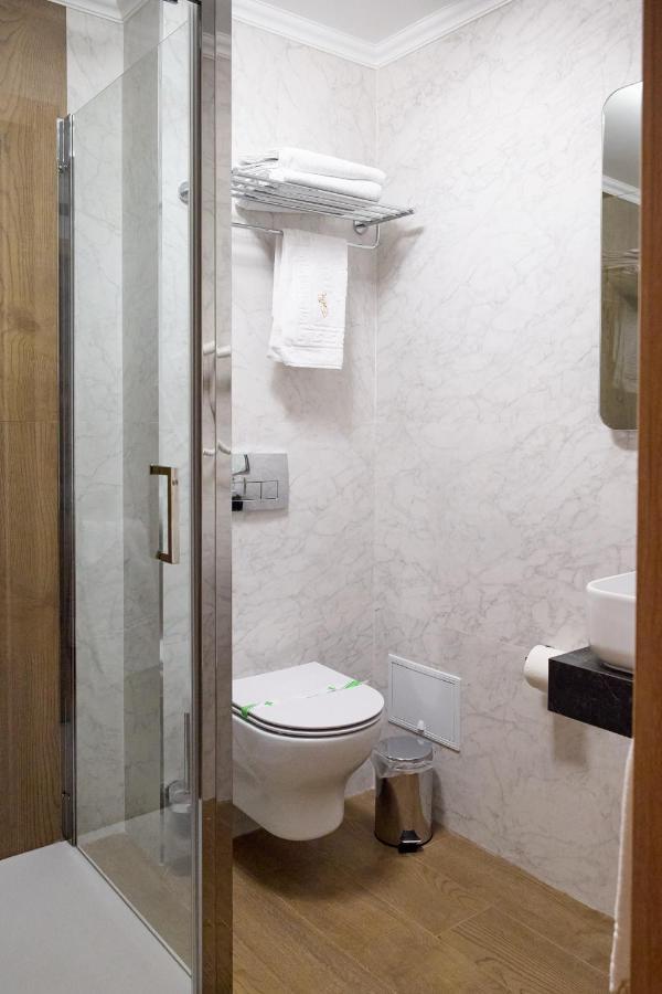 Hotel Eden Rymnik Zewnętrze zdjęcie