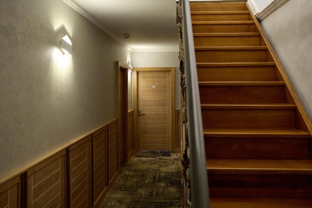 Hotel Eden Rymnik Zewnętrze zdjęcie