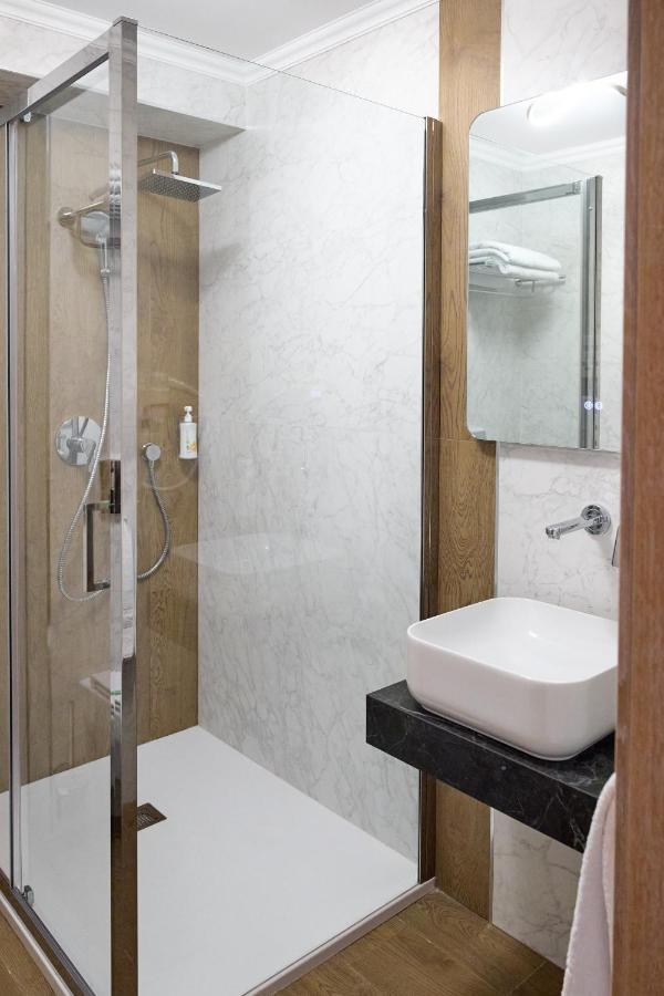 Hotel Eden Rymnik Zewnętrze zdjęcie