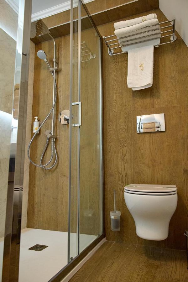 Hotel Eden Rymnik Zewnętrze zdjęcie
