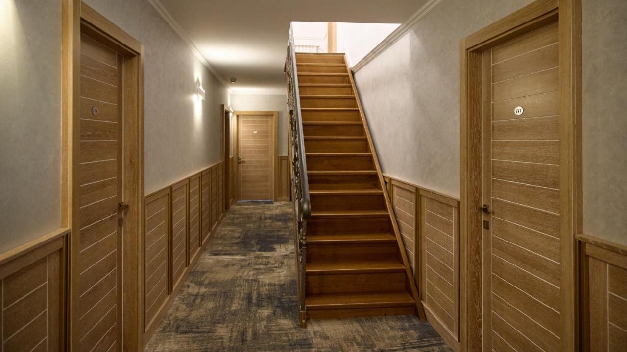Hotel Eden Rymnik Zewnętrze zdjęcie