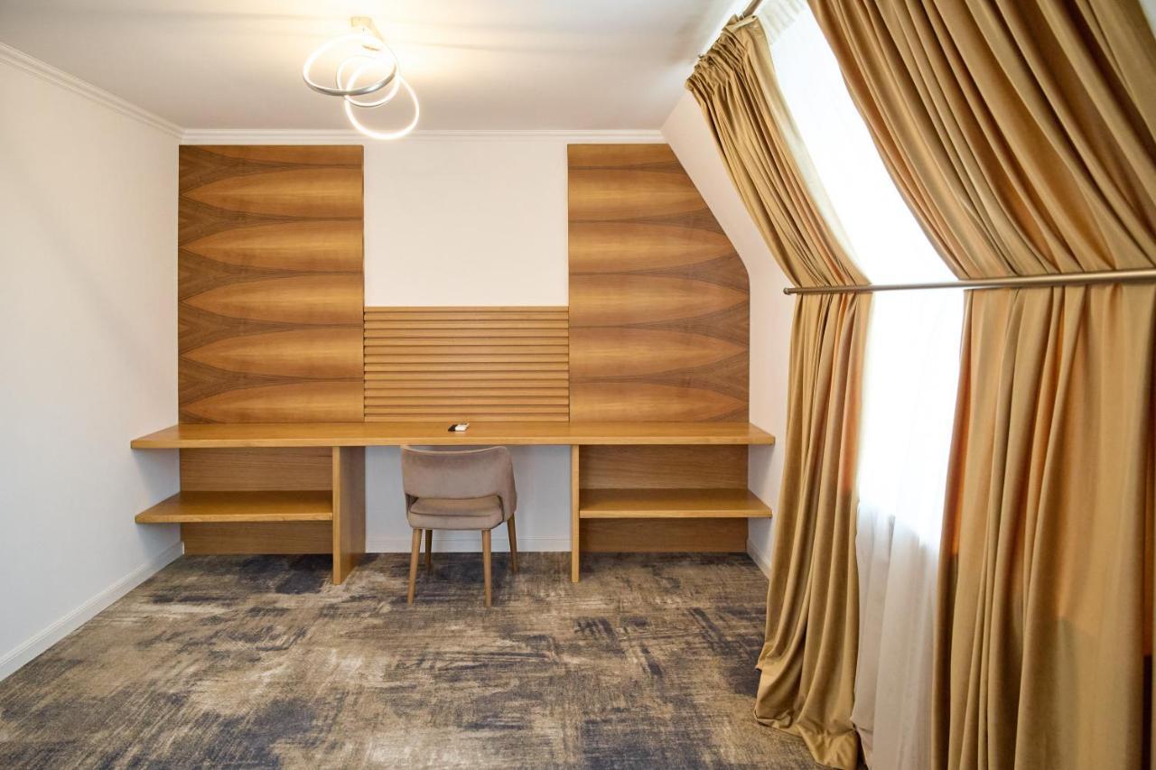 Hotel Eden Rymnik Zewnętrze zdjęcie