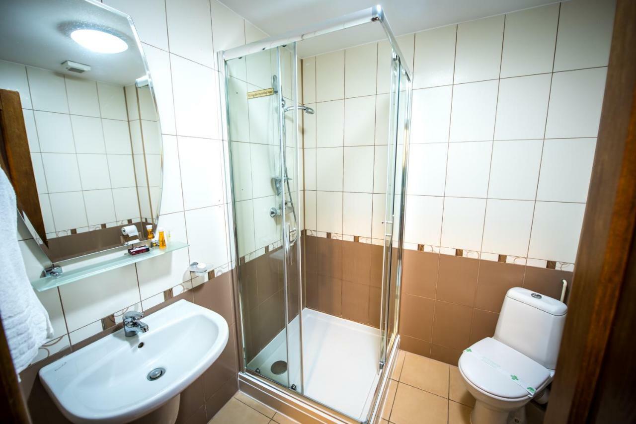 Hotel Eden Rymnik Zewnętrze zdjęcie